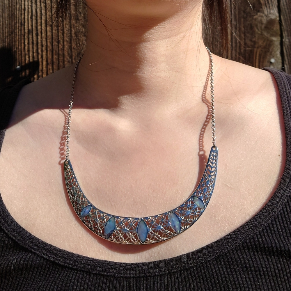 21″–24″ silver tone crescent collar bar necklace